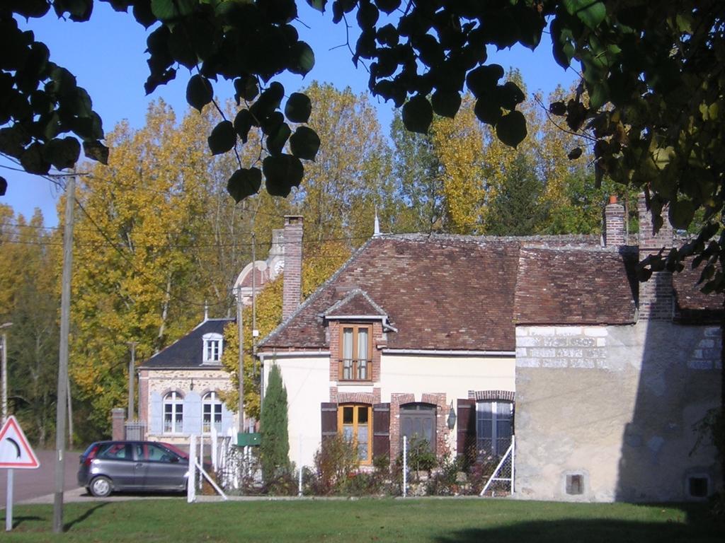Hotel Les rives de Champagne à Courceroy Extérieur photo